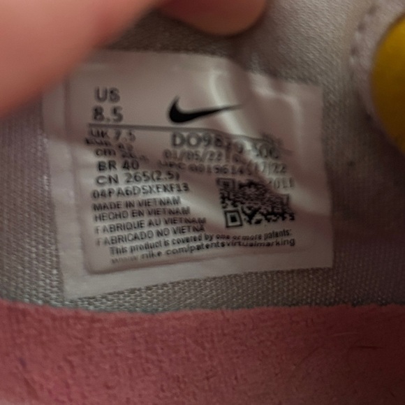 Nike LeBron 19 XIX Low "Mismatch" Men's Shoes Lilac-Dark Smoke Grey DO9829-500 - Picture 10 of 10